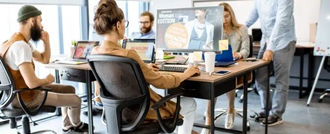 HubSpot dashboard op monitor toont analytics voor digitale marketing